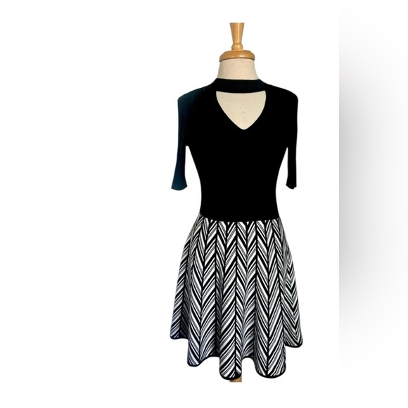 Candie’s Fit & Flare Sweater A Line Dress Size XL Black and White Chevron Fall - Picture 5 of 14